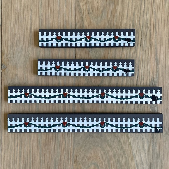 White Picket Holiday Fences - The Cat's Meow - Set of 4 - Picture 1 of 2